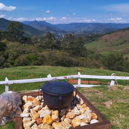 Chalés xanoti oferece Conforto e tranquilidade. Sapucaí-Mirim Esterno foto